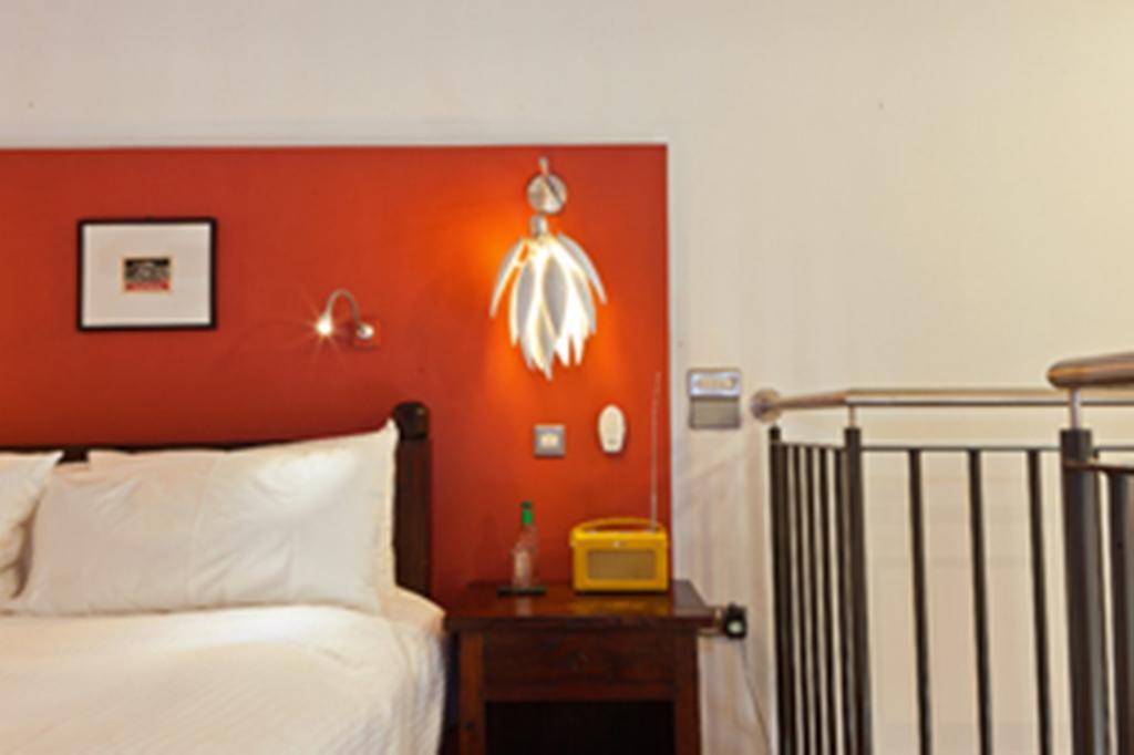 The Corran Resort & Spa Carmarthen Room photo